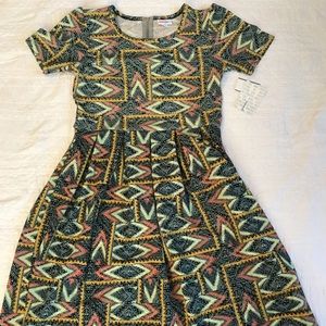 NWT Lularoe Amelia. Size Large